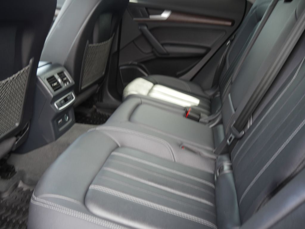 Thumbnail: 2023 Audi Q5 - 21