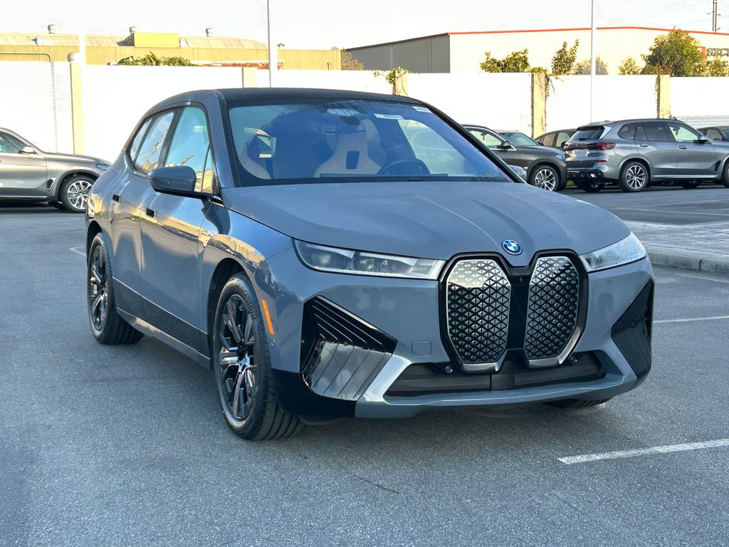 Thumbnail: 2023 BMW iX - 7