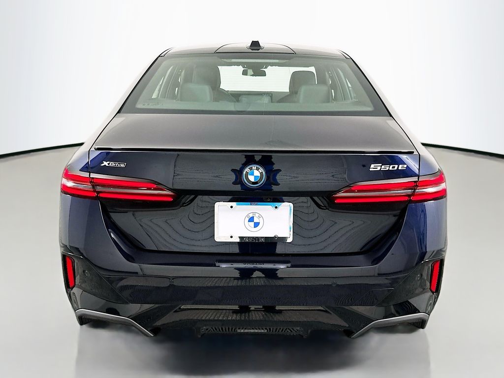 Thumbnail: 2026 BMW 5 Series - 6