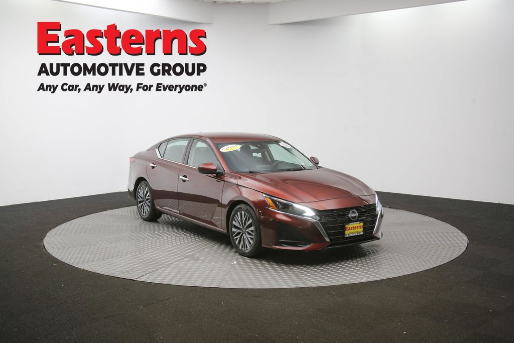 Used 2023 Red Nissan 2.5 SV image 47