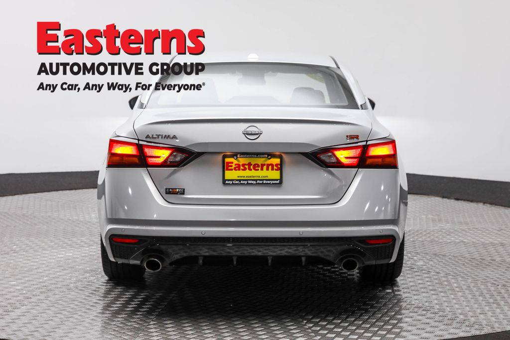 Used 2023 Silver Nissan 2.5 SR image 6