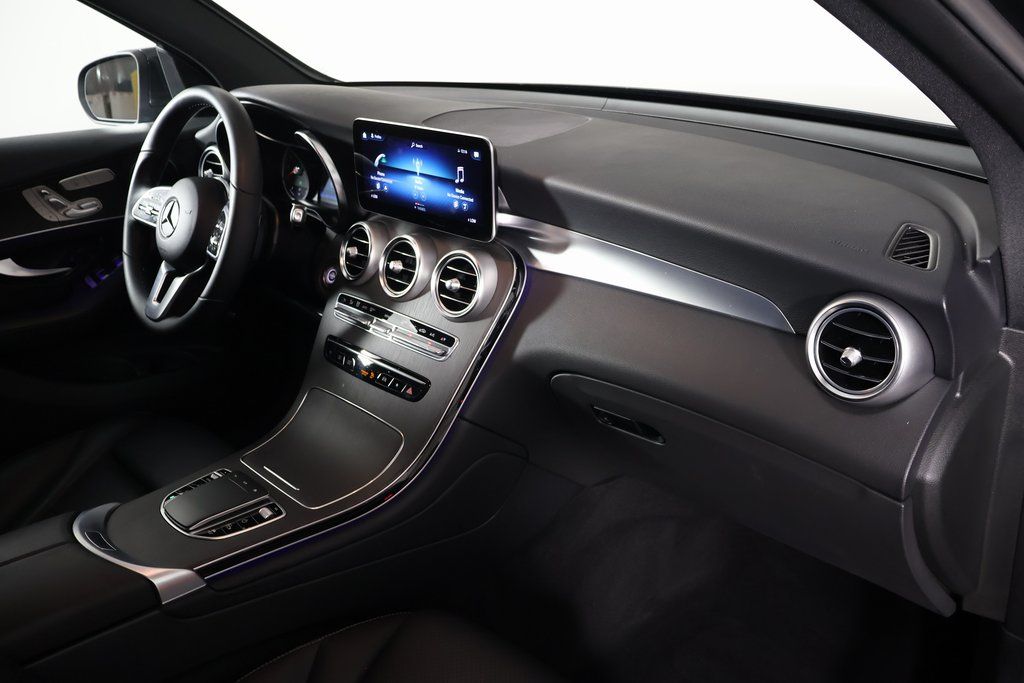 2022 Mercedes-Benz GLC 300 9