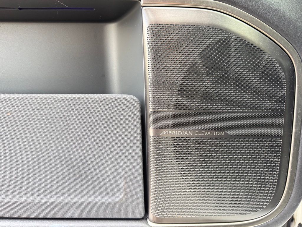 2022 Rivian R1T Adventure photo 37