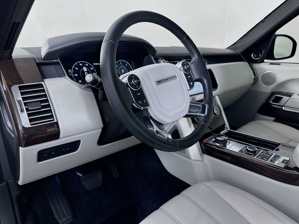 Thumbnail: 2017 Land Rover Range Rover - 9