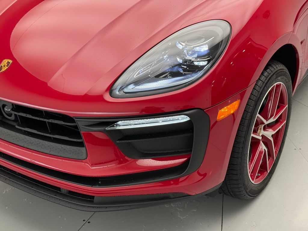 Thumbnail: 2025 Porsche Macan - 30