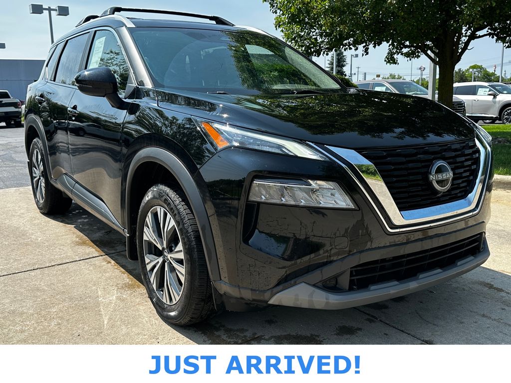 2022 Nissan Rogue SV photo