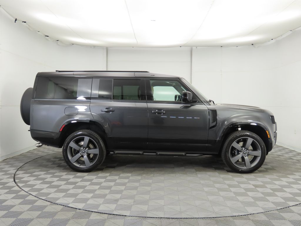 Thumbnail: 2025 Land Rover Defender - 4