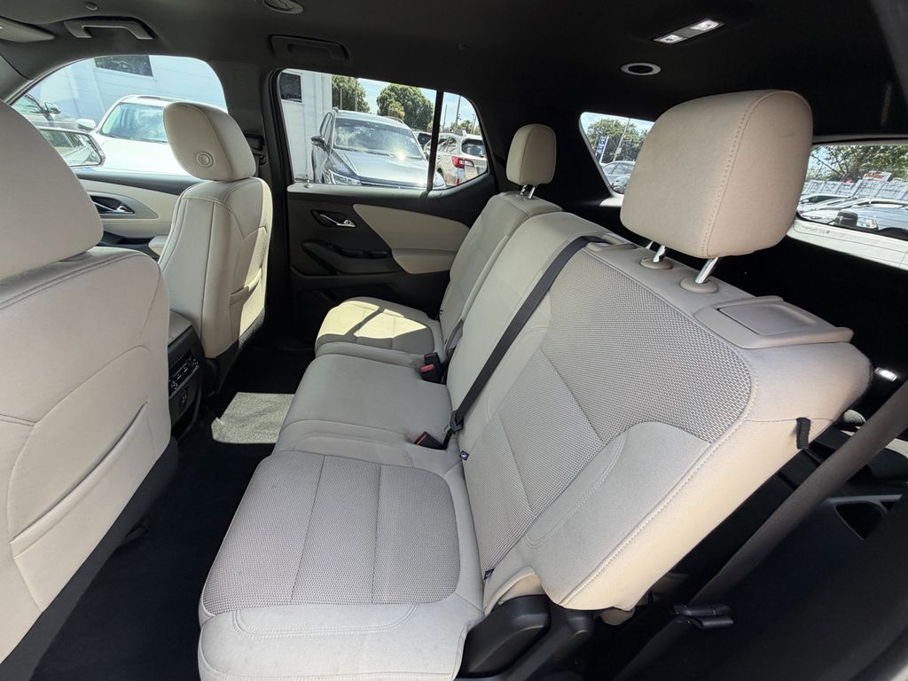 used 2023 Chevrolet Traverse car, priced at $19,991
