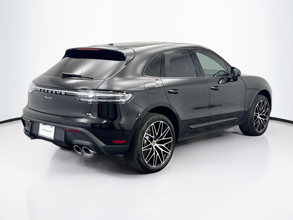 Thumbnail: 2026 Porsche Macan - 7