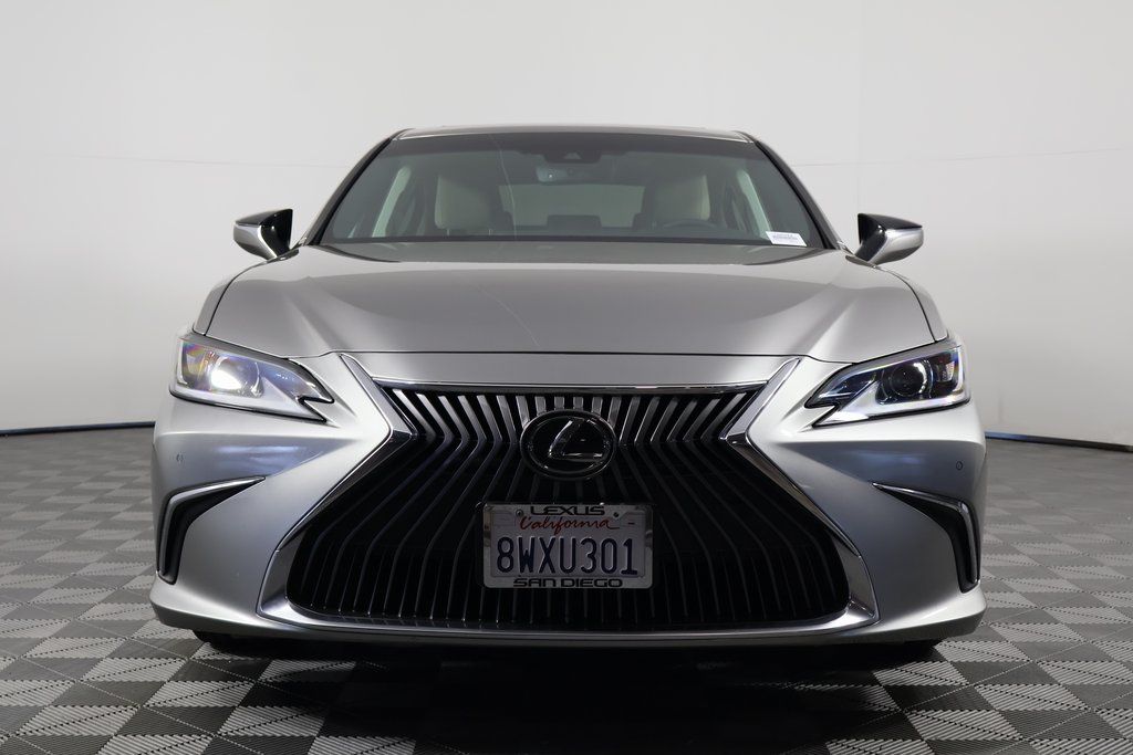 Thumbnail: 2019 Lexus ES - 2