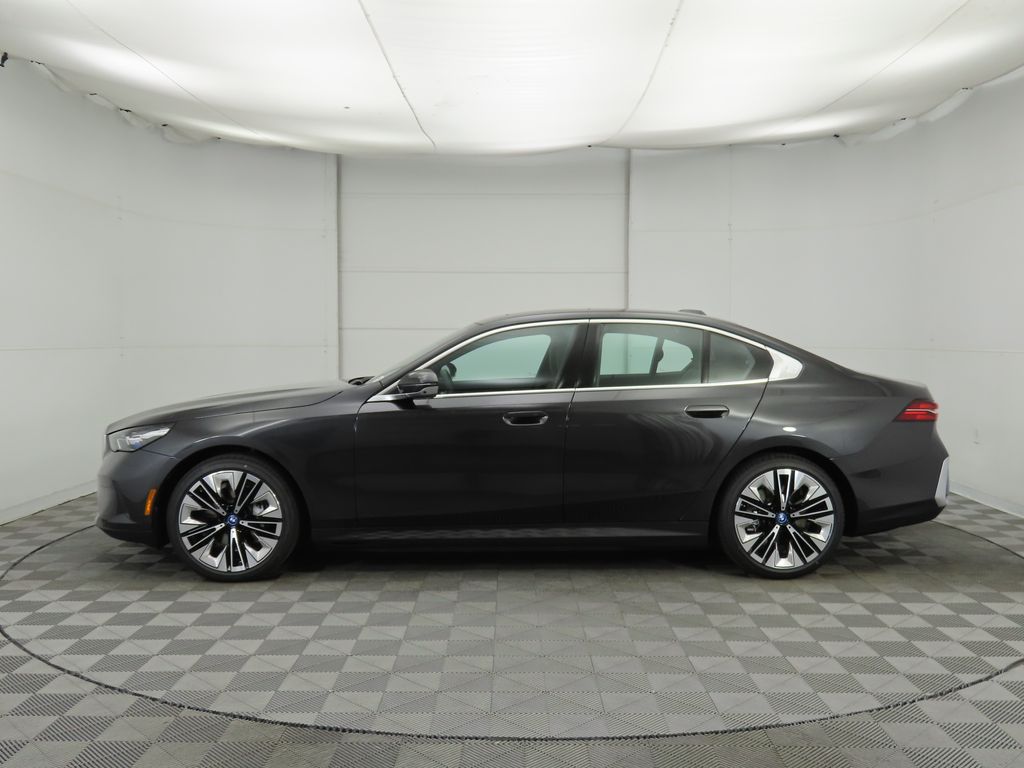 2025 BMW i5 eDrive40 8