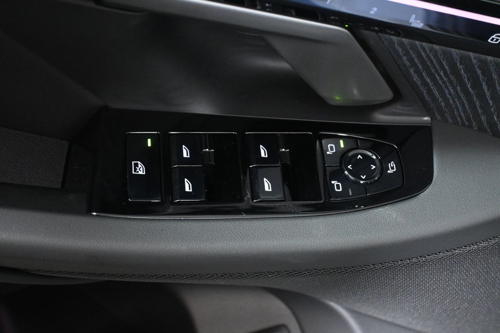 Thumbnail: 2026 BMW 5 Series - 31