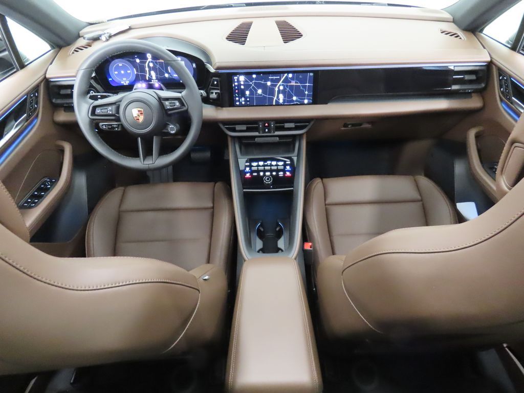 Thumbnail: 2026 Porsche Macan - 17
