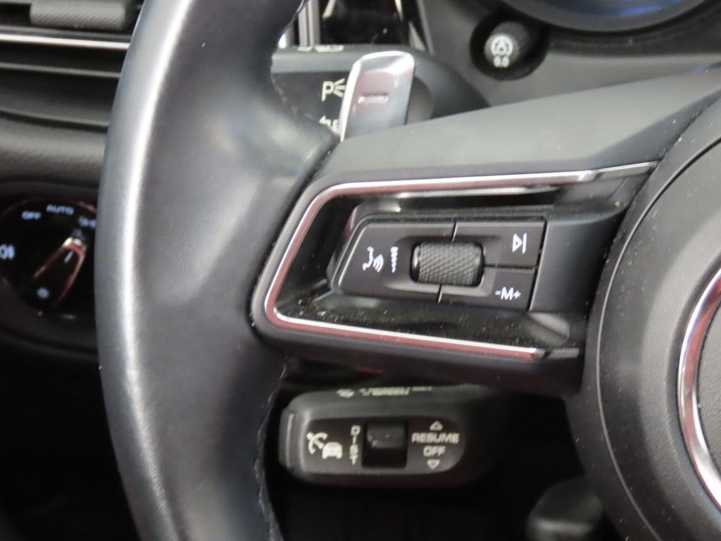 Thumbnail: 2024 Porsche Macan - 19