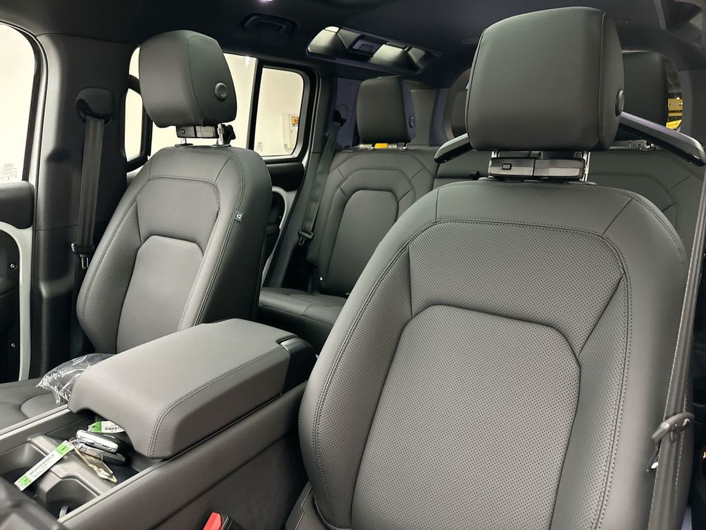 Thumbnail: 2026 Land Rover Defender - 10