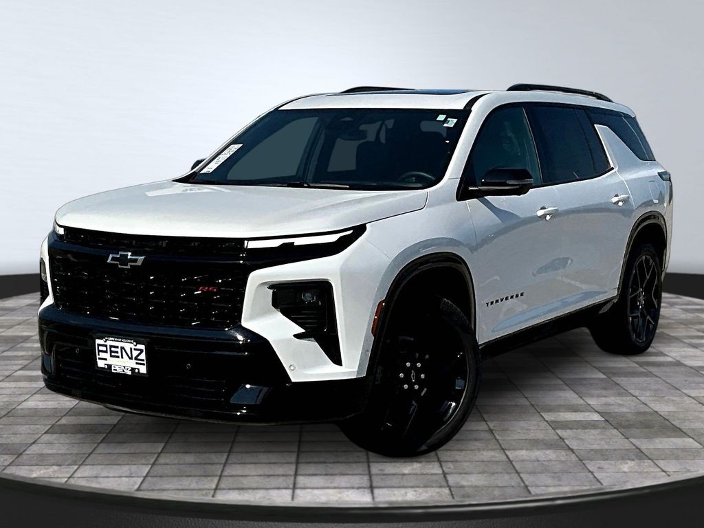 White (Iridescent Pearl Tricoat) 2024 Chevrolet Traverse SUV / Crossover Four-Wheel Drive 8-Speed Automatic