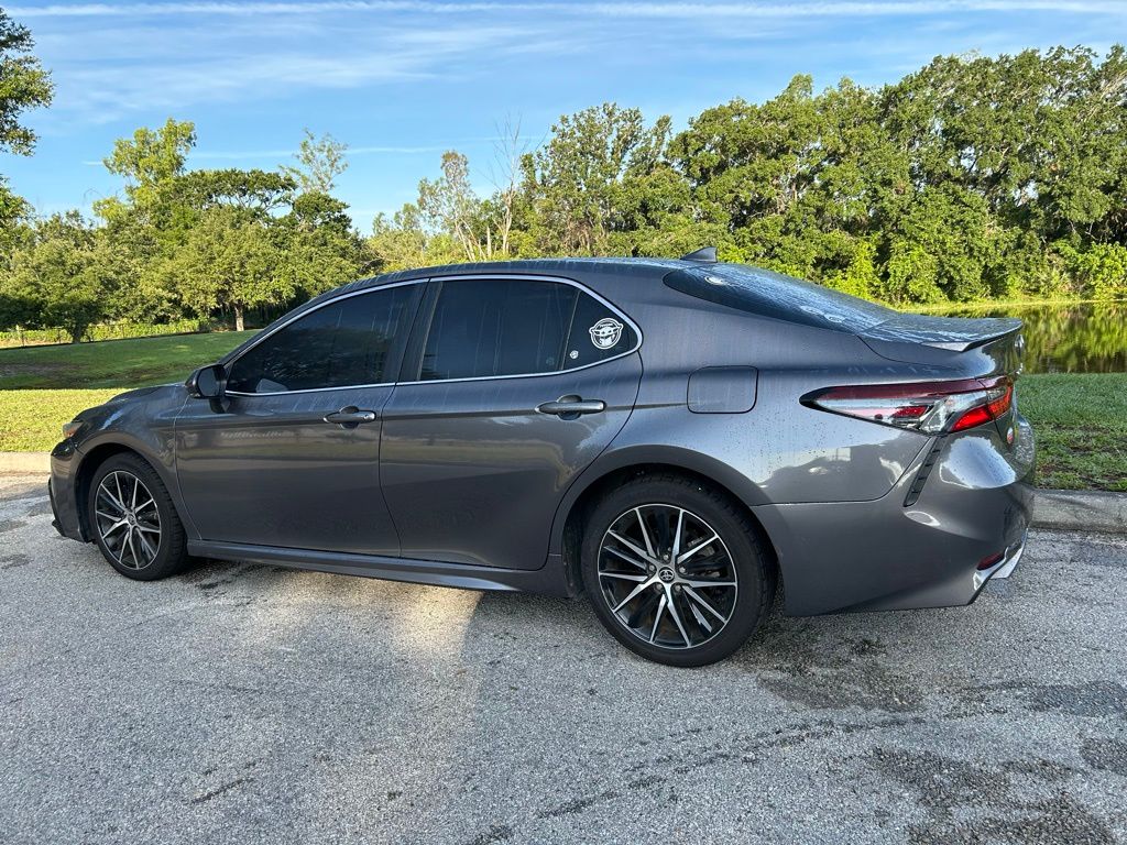 2023 Toyota Camry SE 3