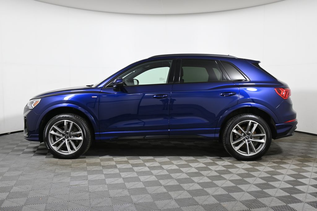 Thumbnail: 2025 Audi Q3 - 2