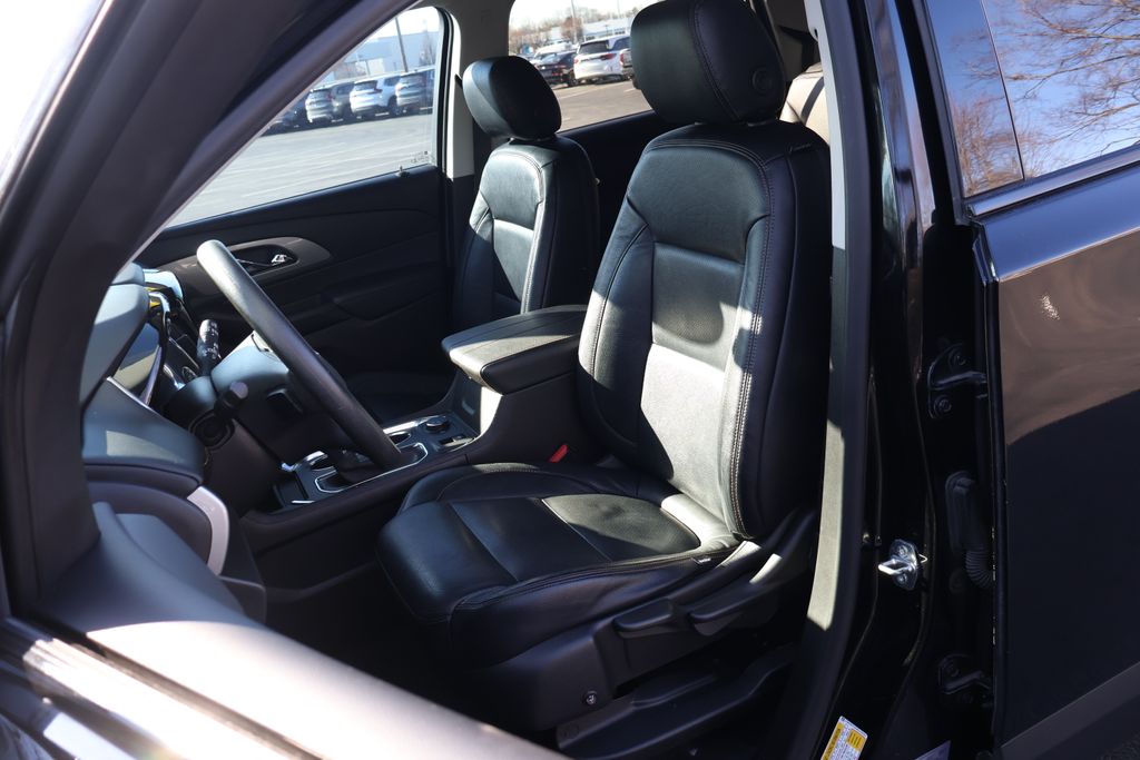 Thumbnail: 2021 Chevrolet Traverse - 30