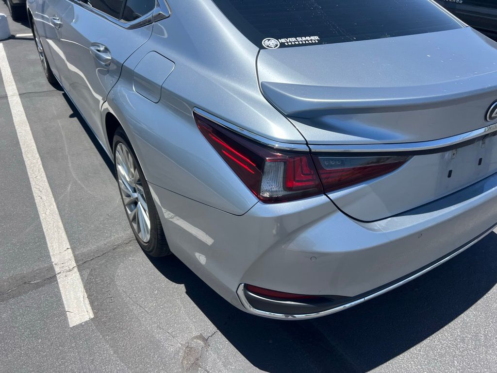 Thumbnail: 2023 Lexus ES - 6