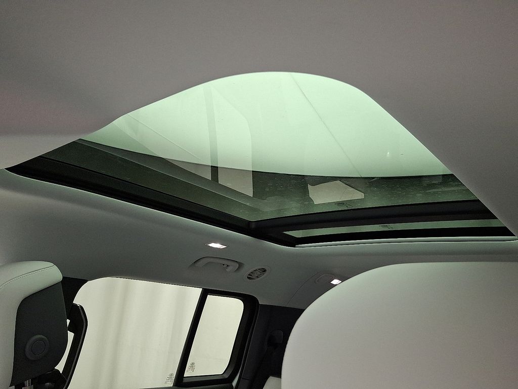 Thumbnail: 2025 Land Rover Defender - 9