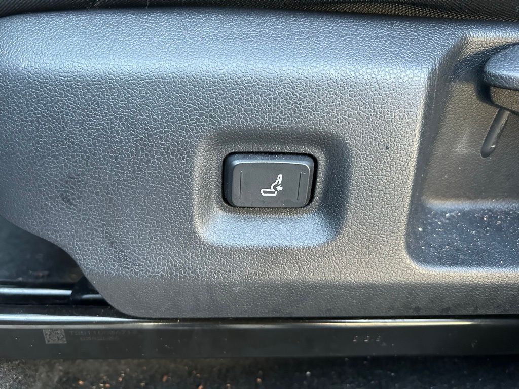 Thumbnail: 2025 Toyota Tacoma - 15