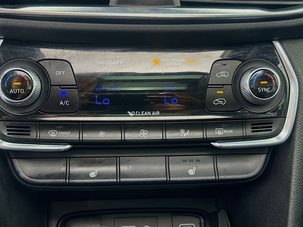 Used Car 2019 Hyundai Santa Fe  Limited For Sale Under $25,000 In Austin, Texas