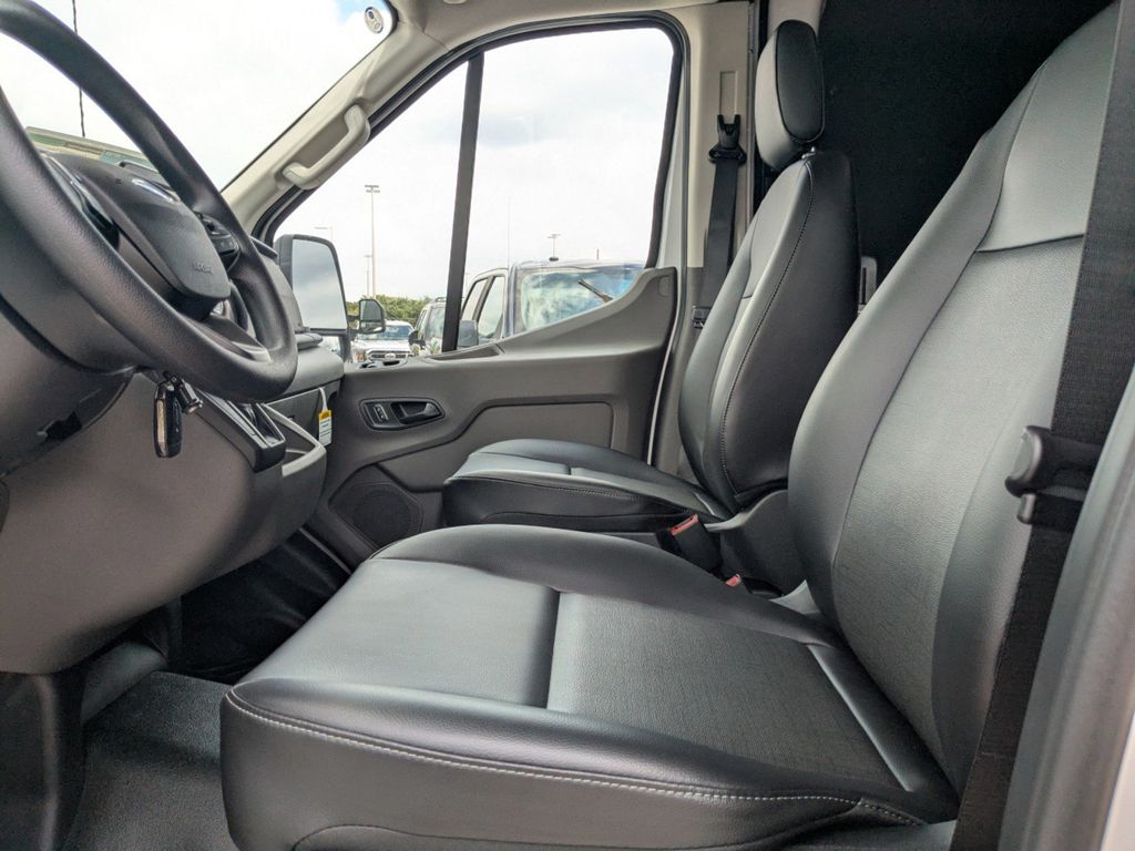 2025 Ford Transit 250