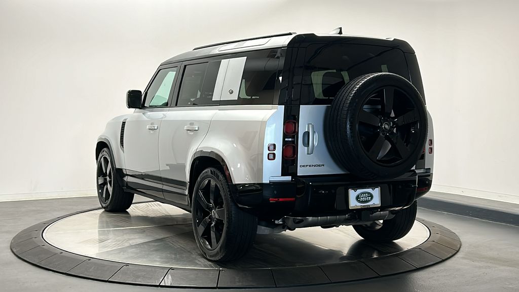 2024 Land Rover Defender 110 3