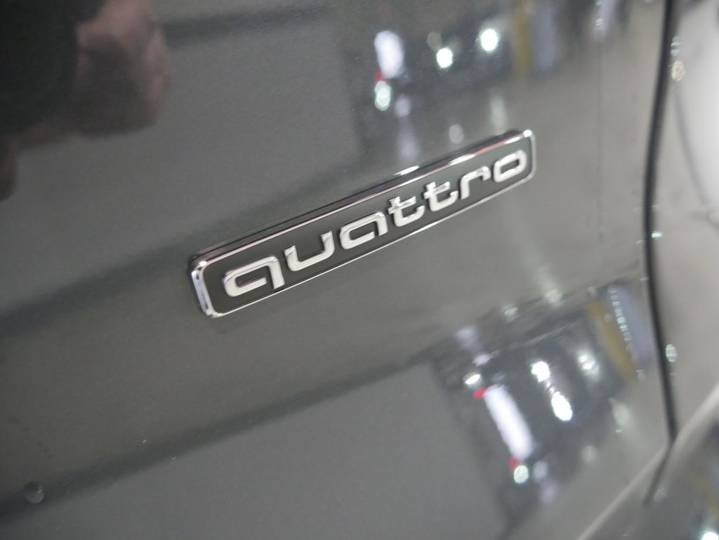 Thumbnail: 2026 Audi Q5 - 10