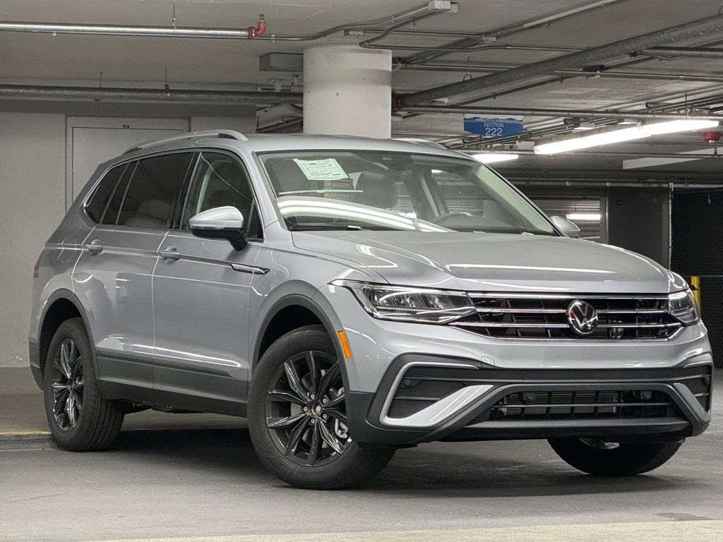 2024 Volkswagen Tiguan 2.0T SE 2