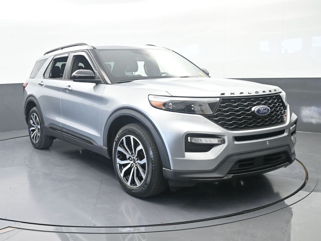 2023 Ford Explorer ST - Photo 9