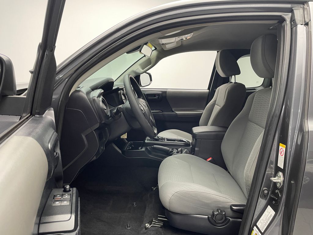 Thumbnail: 2019 Toyota Tacoma - 12