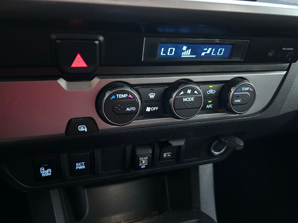 Thumbnail: 2022 Toyota Tacoma - 26