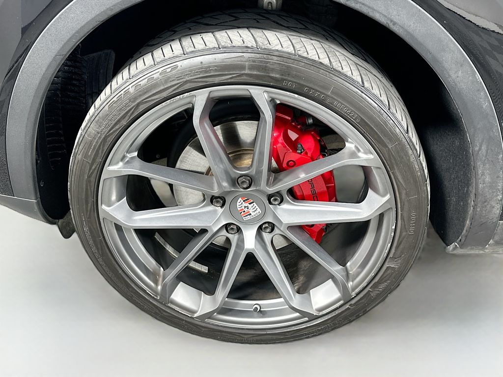 Thumbnail: 2019 Porsche Cayenne - 31