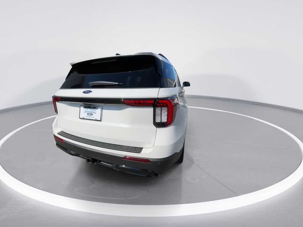 New 2026 Star White Metallic Tri-Coat Ford ST-Line image 7