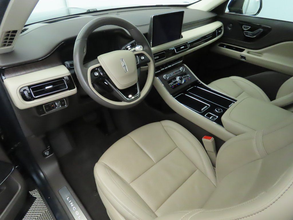 Thumbnail: 2022 Lincoln Aviator - 9