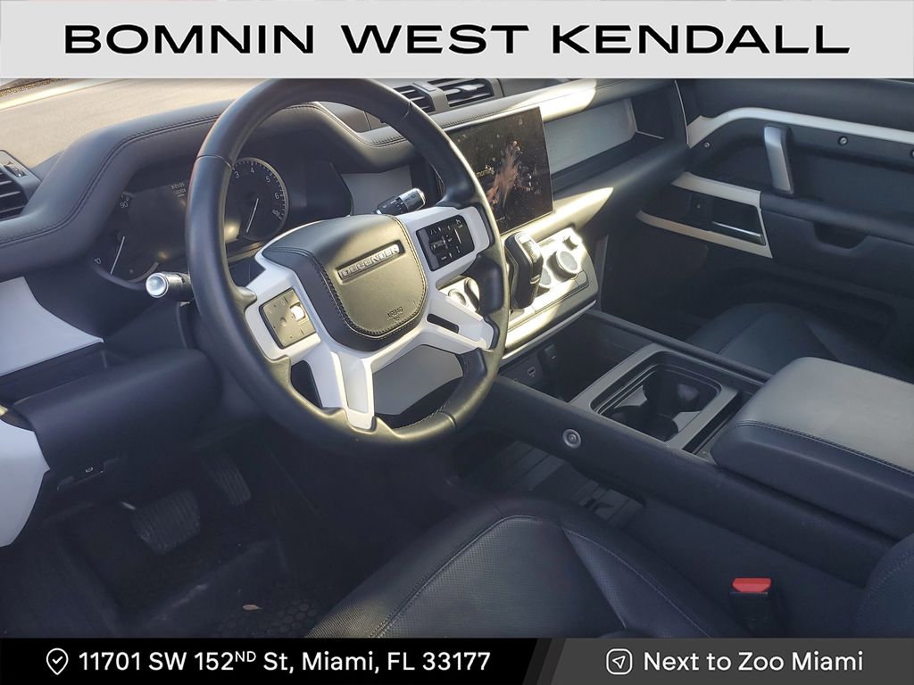 2022 Land Rover Defender 110 X-Dynamic HSE photo