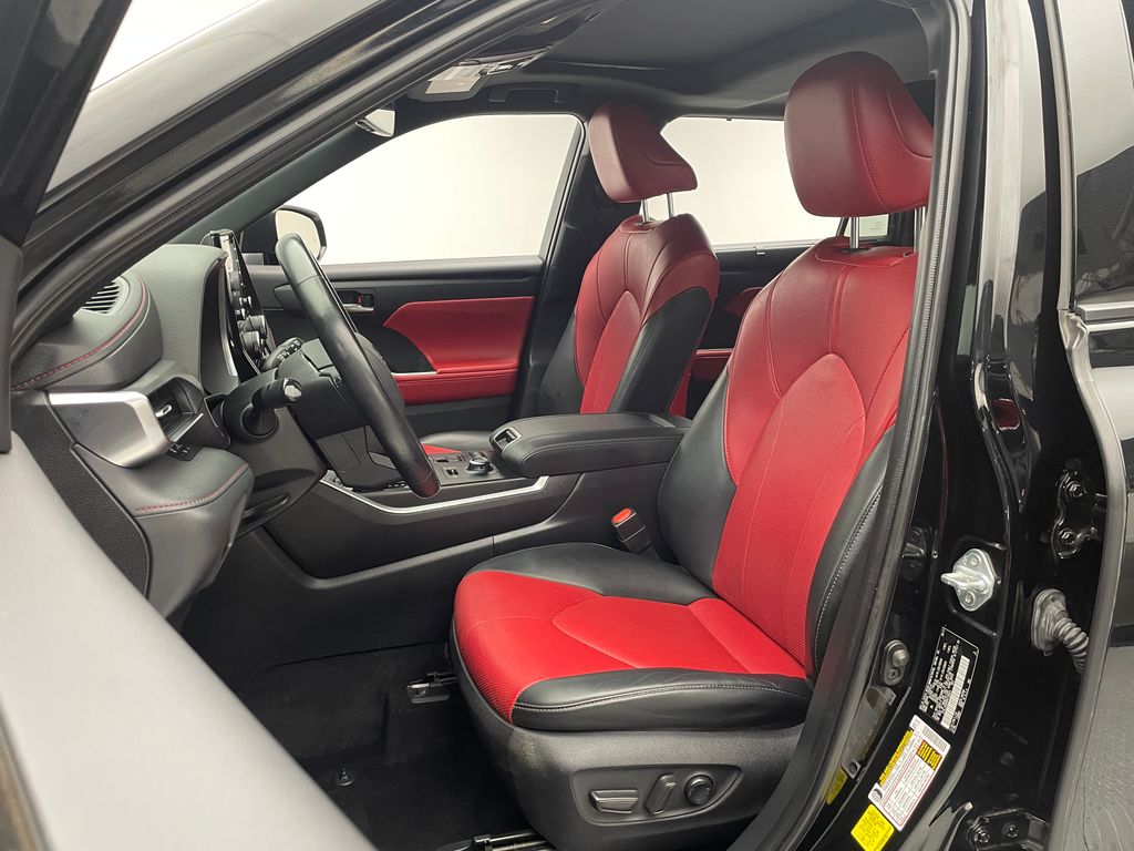 Thumbnail: 2021 Toyota Highlander - 13