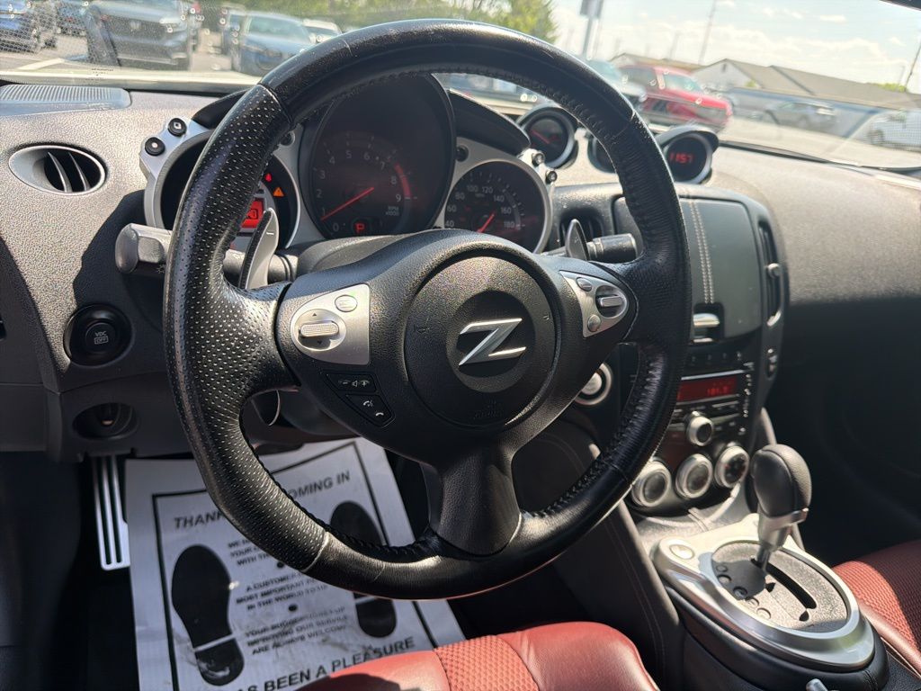 Thumbnail: 2010 Nissan Z - 12