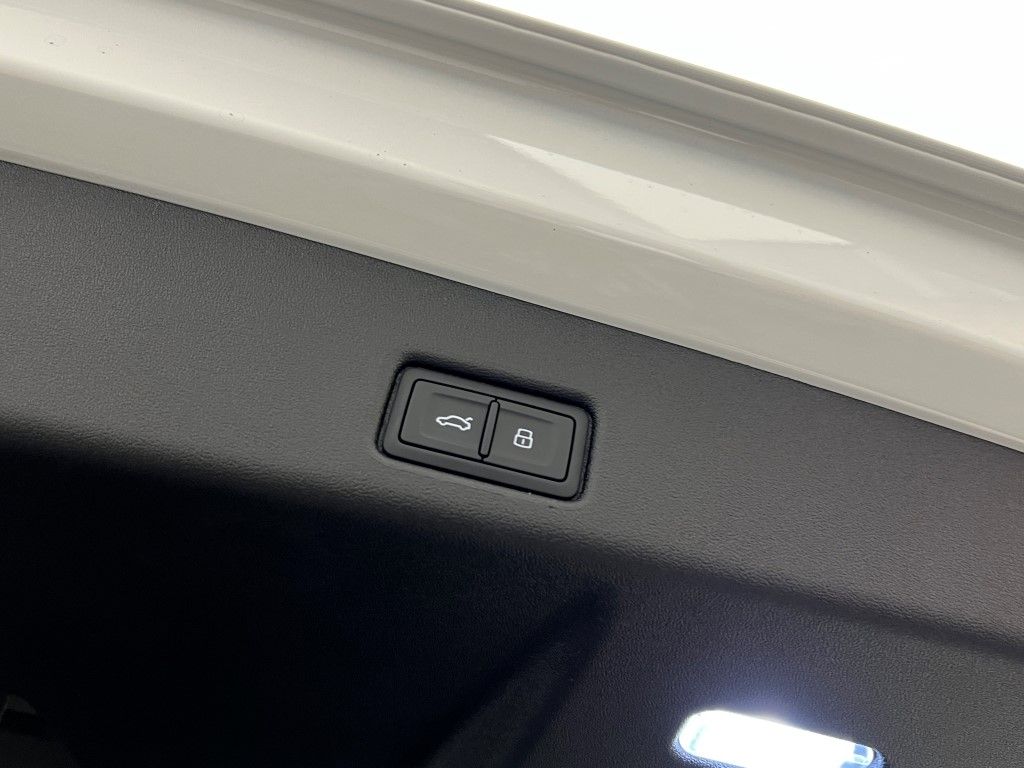 Thumbnail: 2025 Audi Q5 - 11