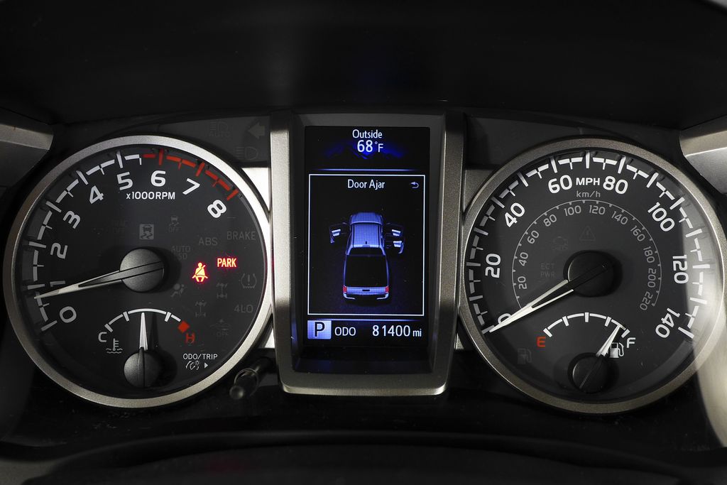 2021 Toyota Tacoma SR5 28
