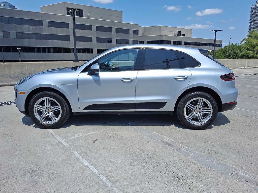 Thumbnail: 2017 Porsche Macan - 2