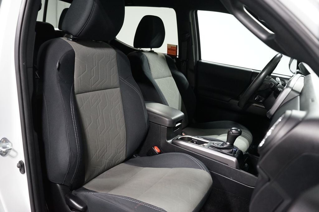 Thumbnail: 2021 Toyota Tacoma - 28