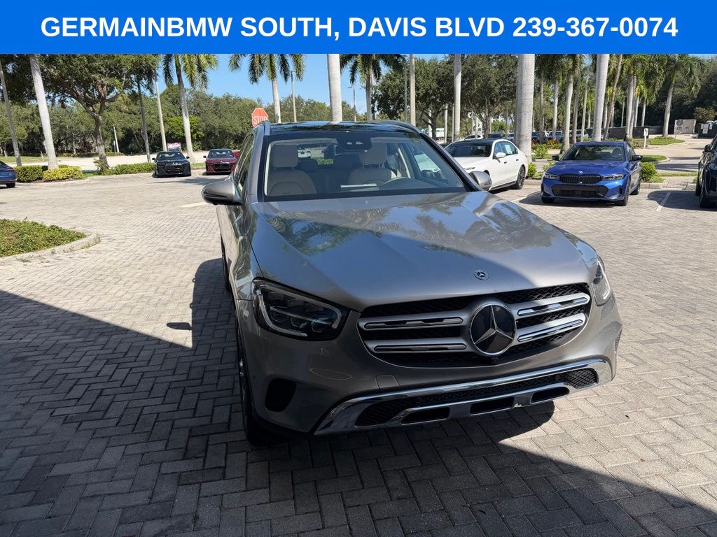 Used 2022  Mercedes-Benz GLC 300 image 5