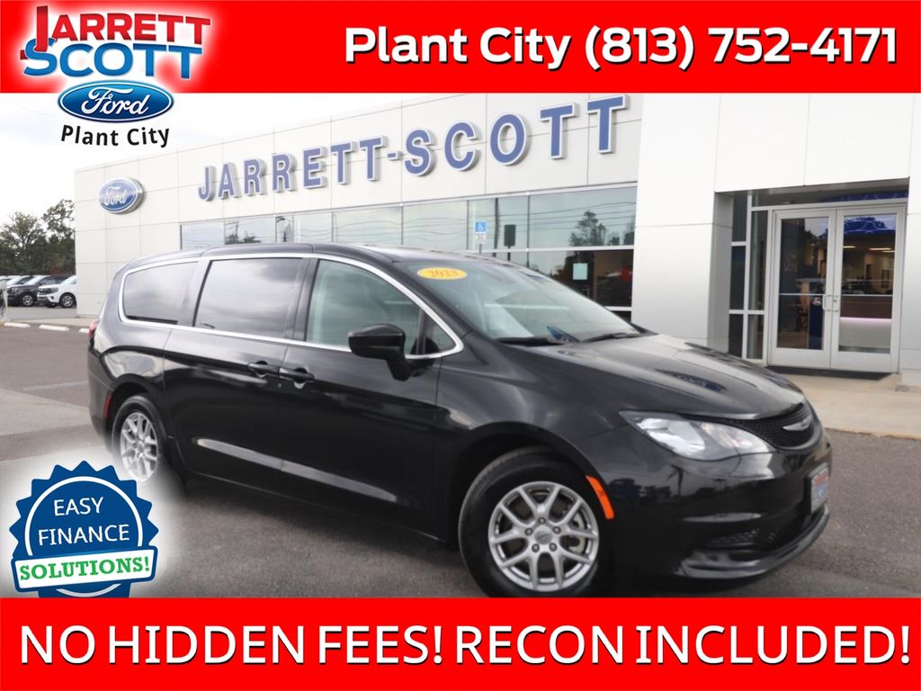 Brilliant Black Crystal Pearlcoat 2023 Chrysler Voyager LX FWD Minivan Front-Wheel Drive 9-Speed Automatic