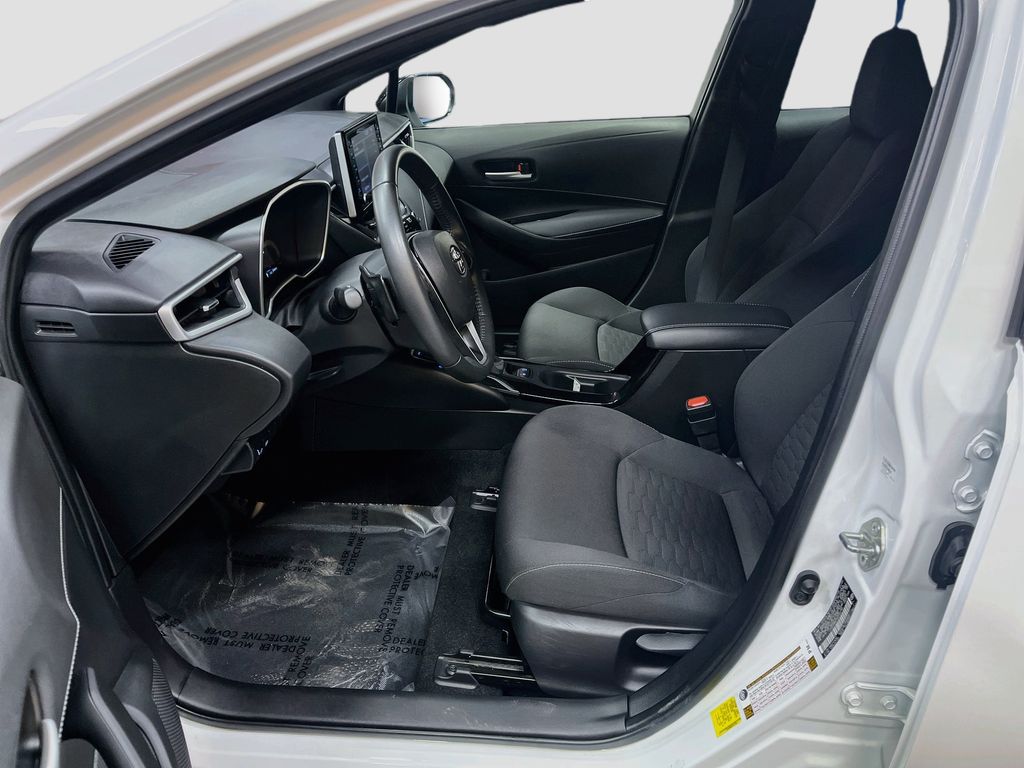 Used 2022 White Toyota SE Nightshade Edition image 20