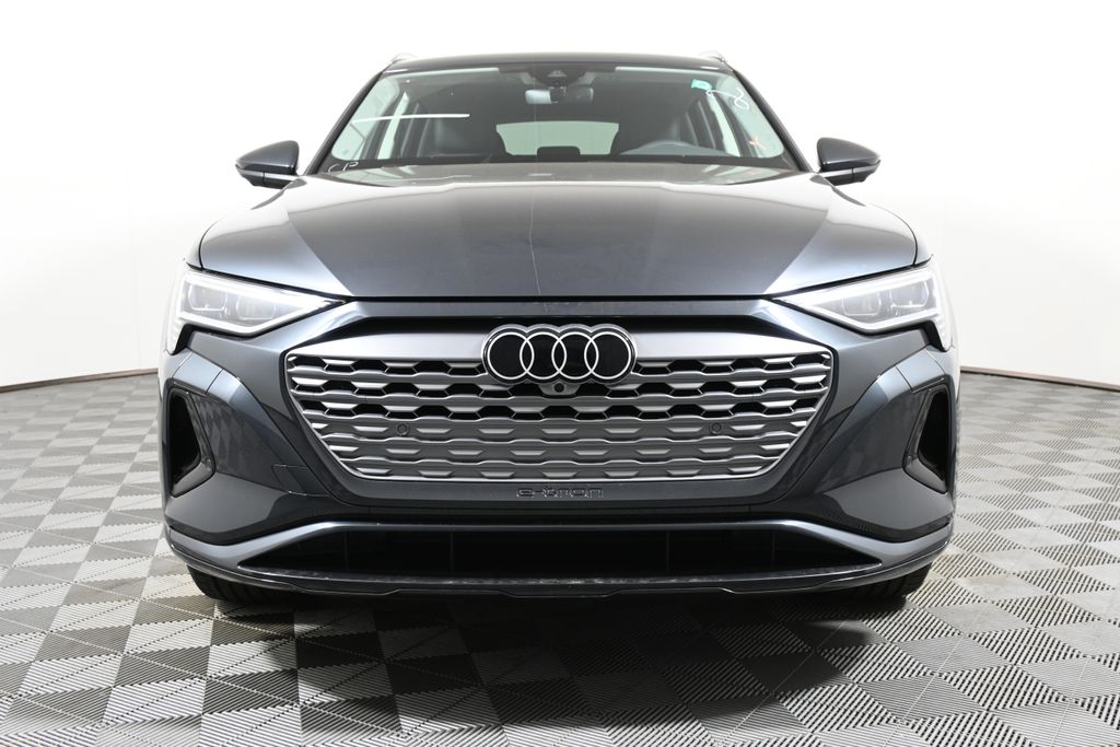 2024 Audi Q8 e-tron  9