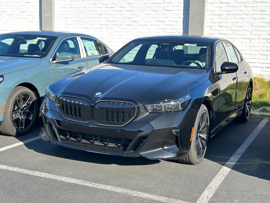 Thumbnail: 2026 BMW 5 Series - 2