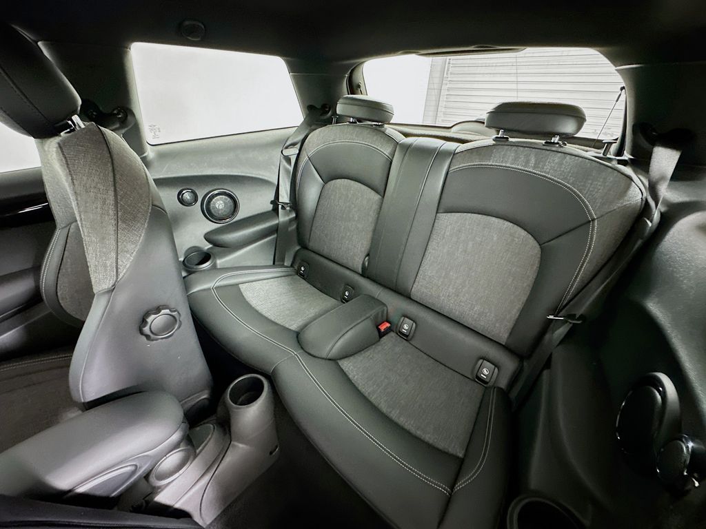 2017 MINI Cooper Base 23